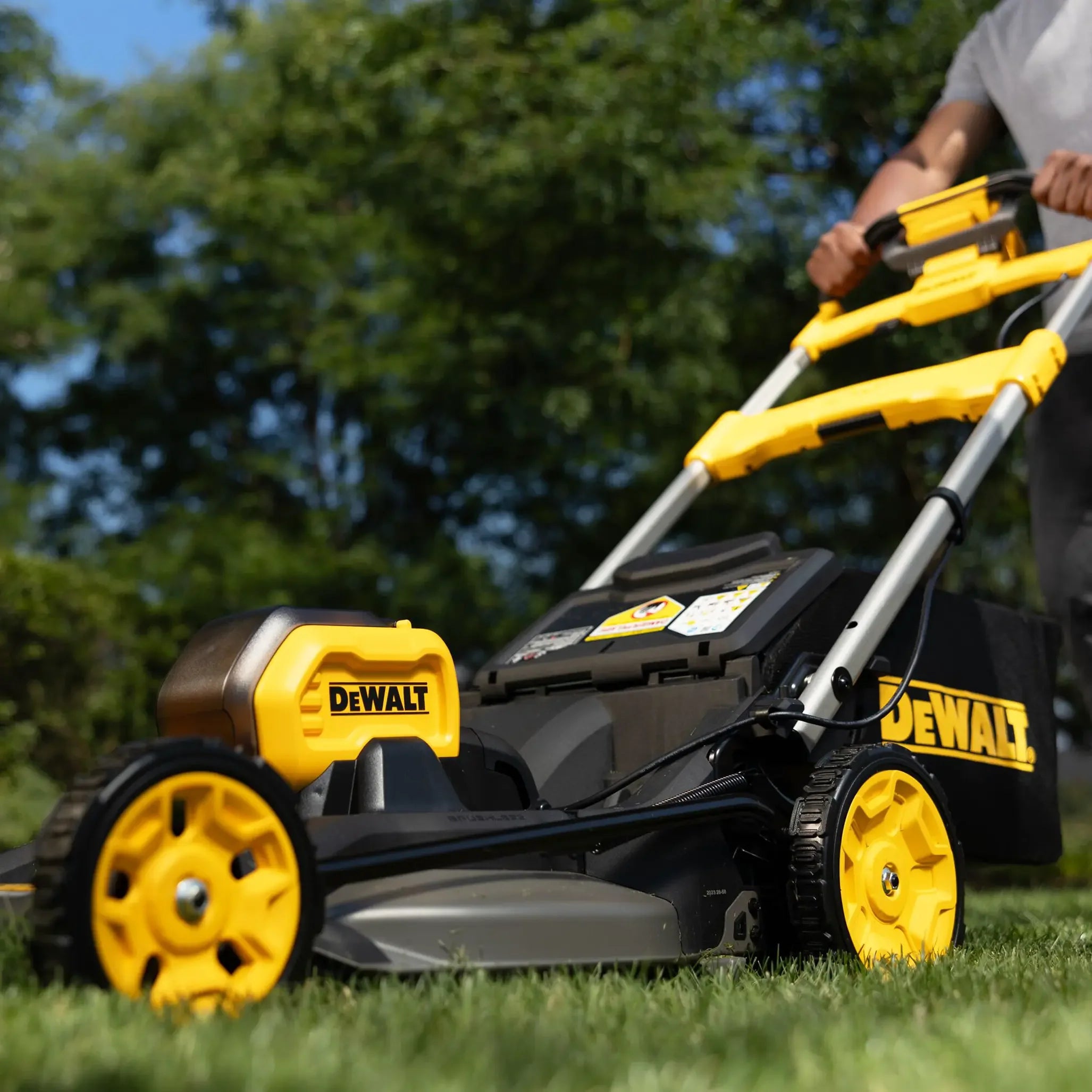 Rasaerba semovente Dewalt DCK550SPX2K-IT 54V 9Ah