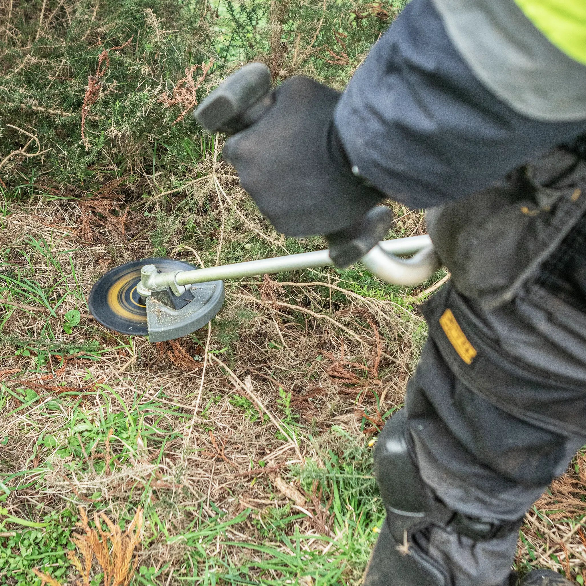 Decespugliatore Dewalt DCMBC723N-XJ 54V