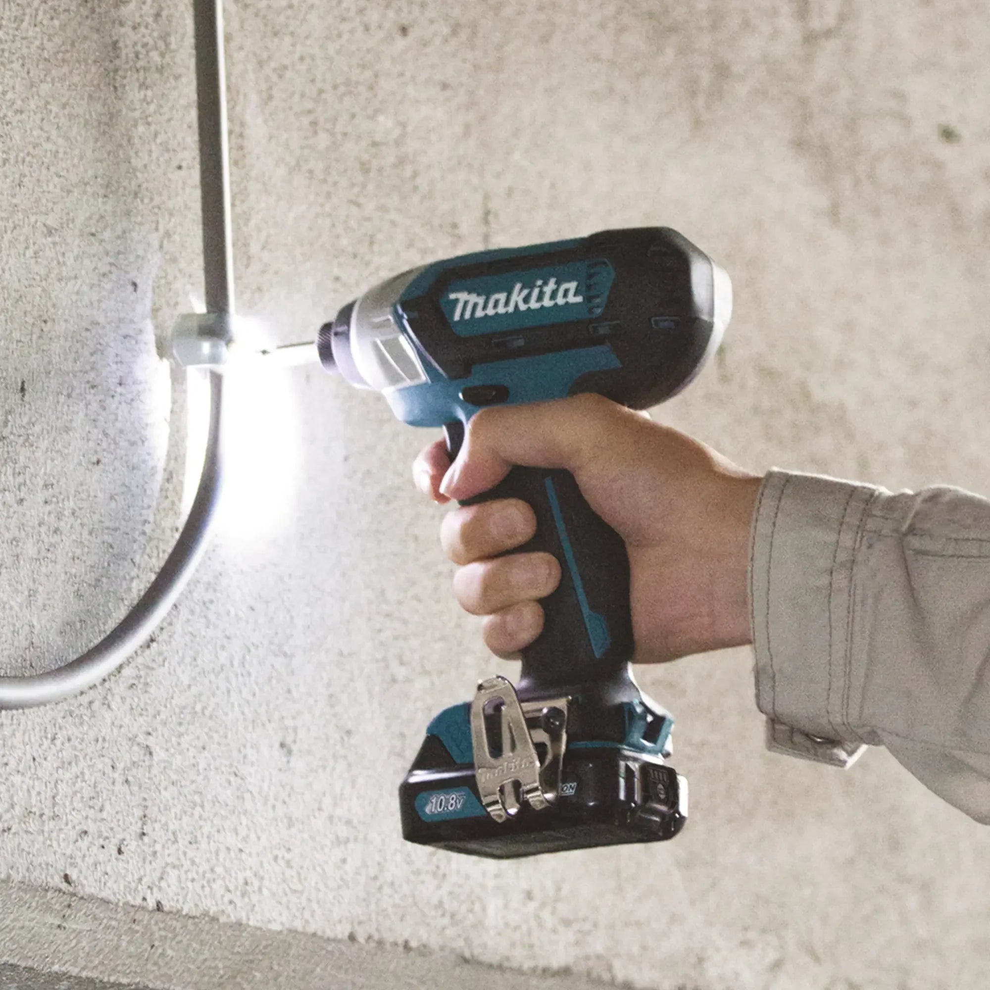 Avvitatore ad impulsi Makita TD110DSAJ 12V 2Ah