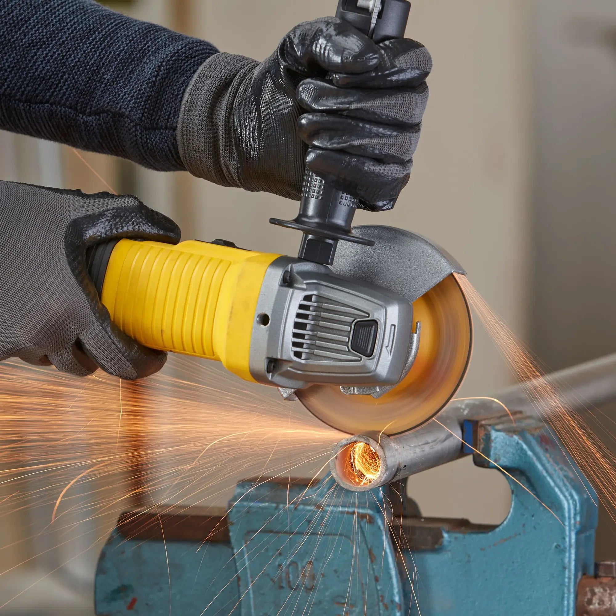 Smerigliatrice Angolare Stanley FMEG210-QS 850W