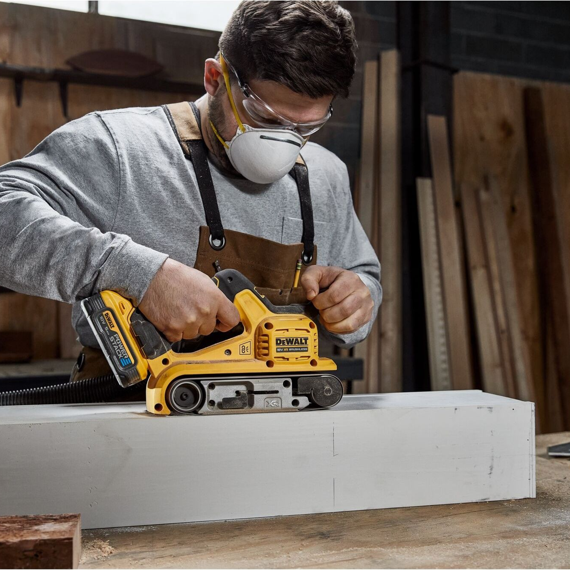 Levigatrice a nastro Dewalt DCW220NT-XJ 18V