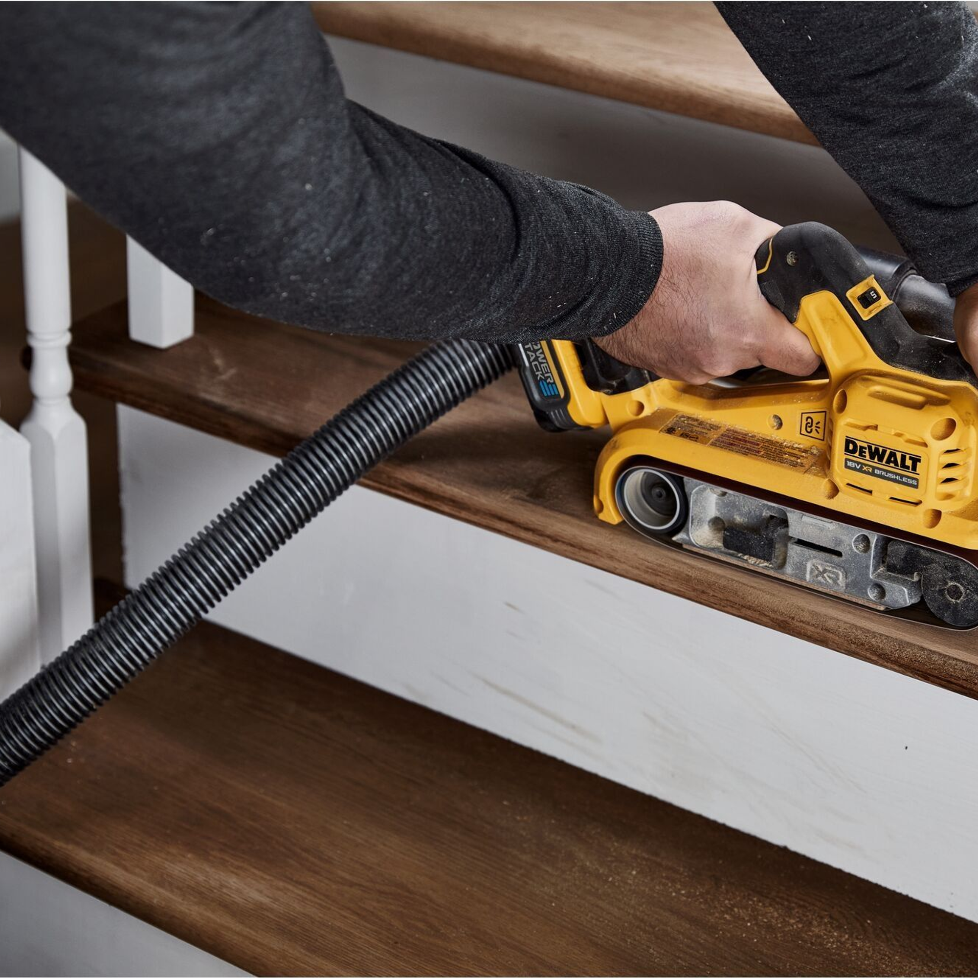 Levigatrice a nastro Dewalt DCW220NT-XJ 18V