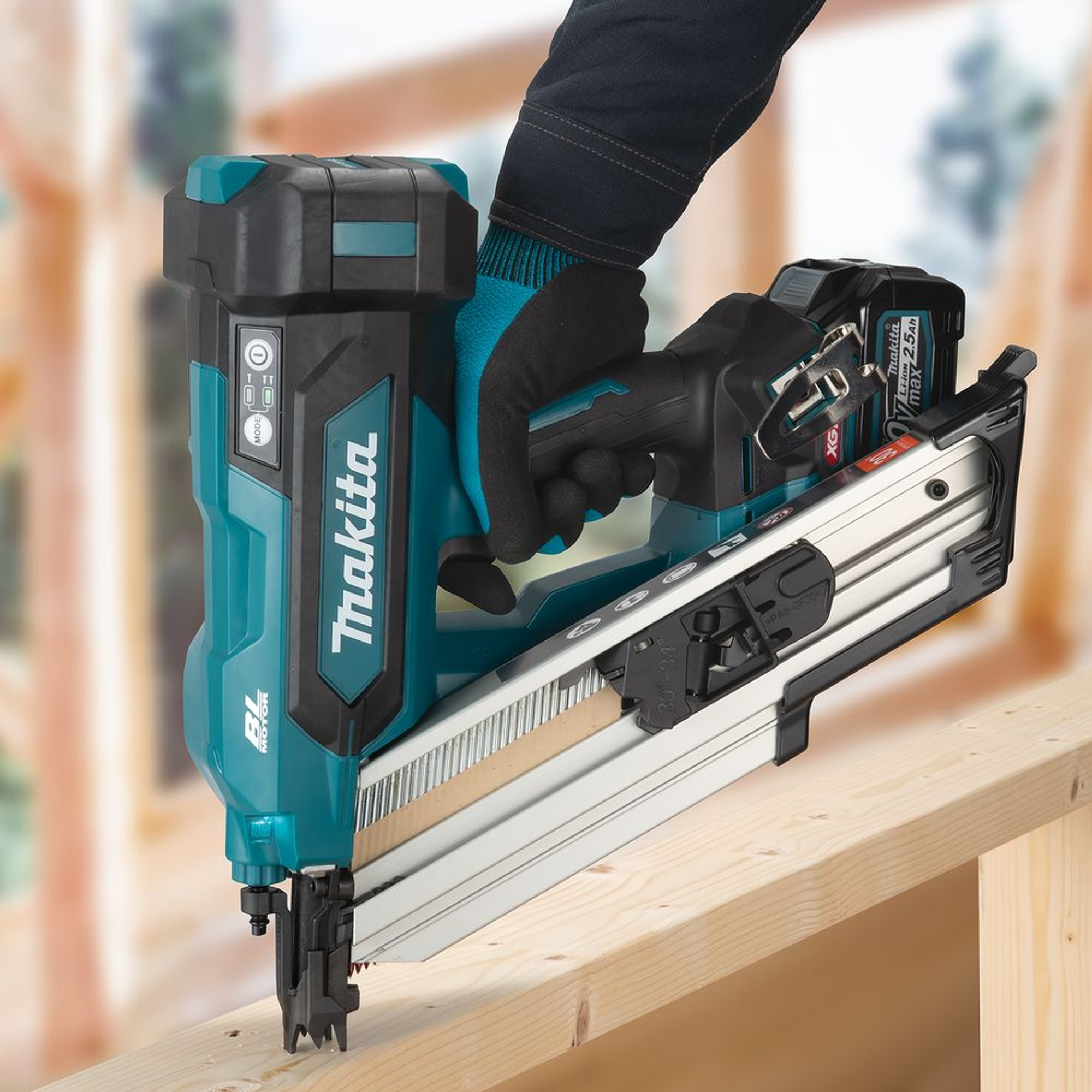 Chiodatrice Makita BN001GD201 40V 2.5Ah