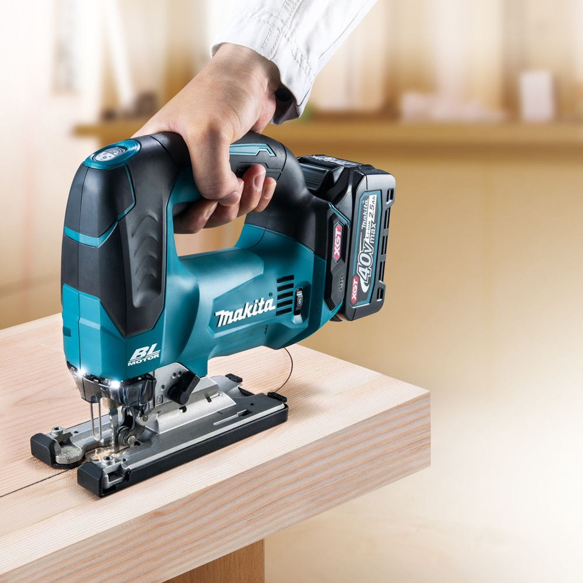 Seghetto Alternativo Makita JV002GM201 40V 4Ah