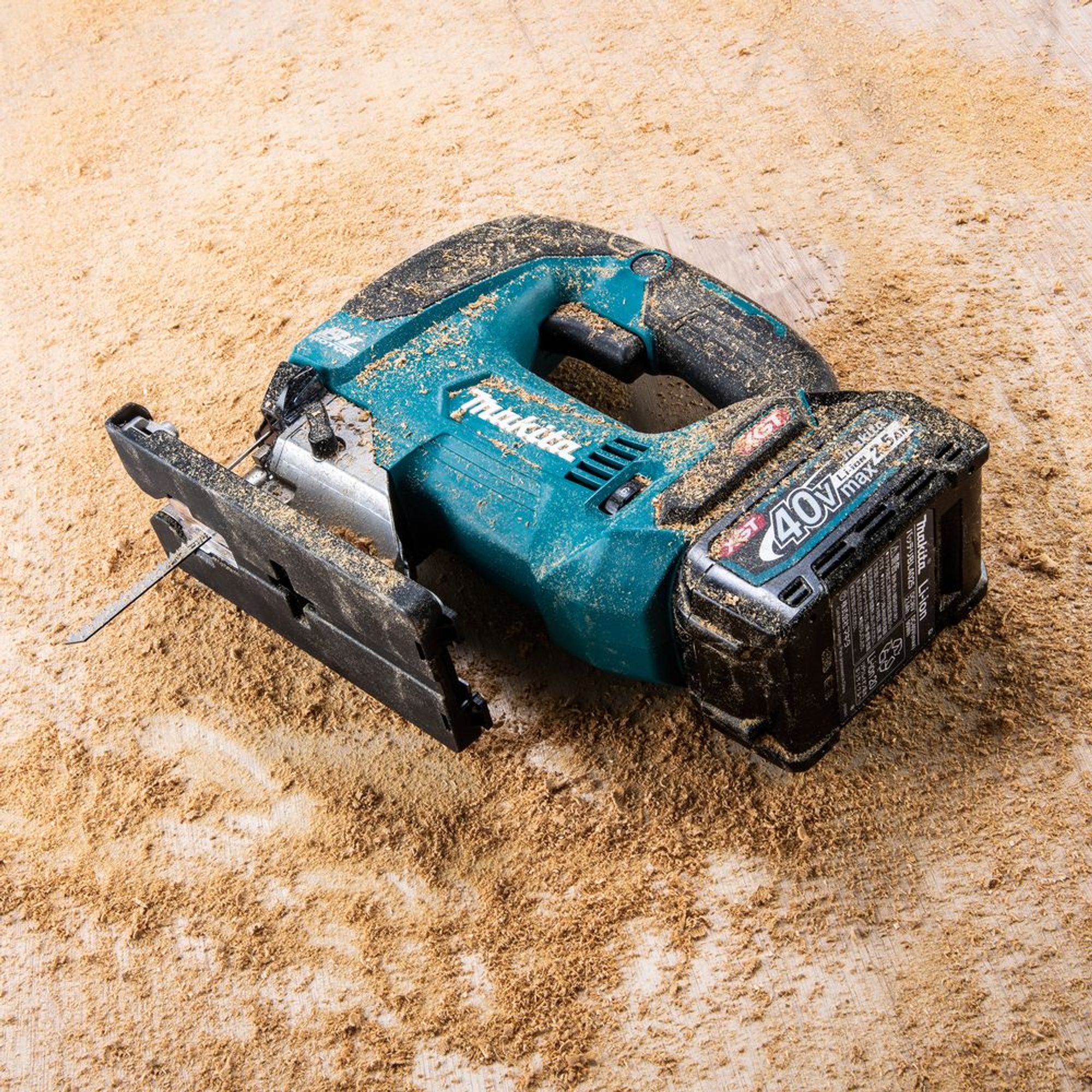 Seghetto Alternativo Makita JV002GM201 40V 4Ah