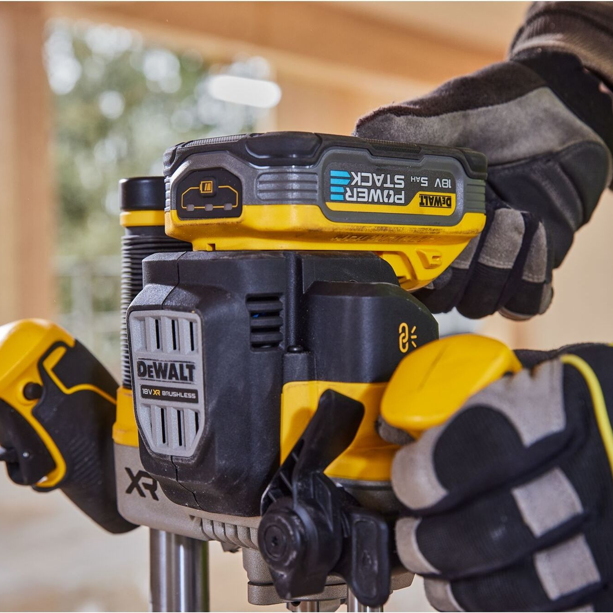 Elettrofresatrice Dewalt DCW620NT-XJ 18V