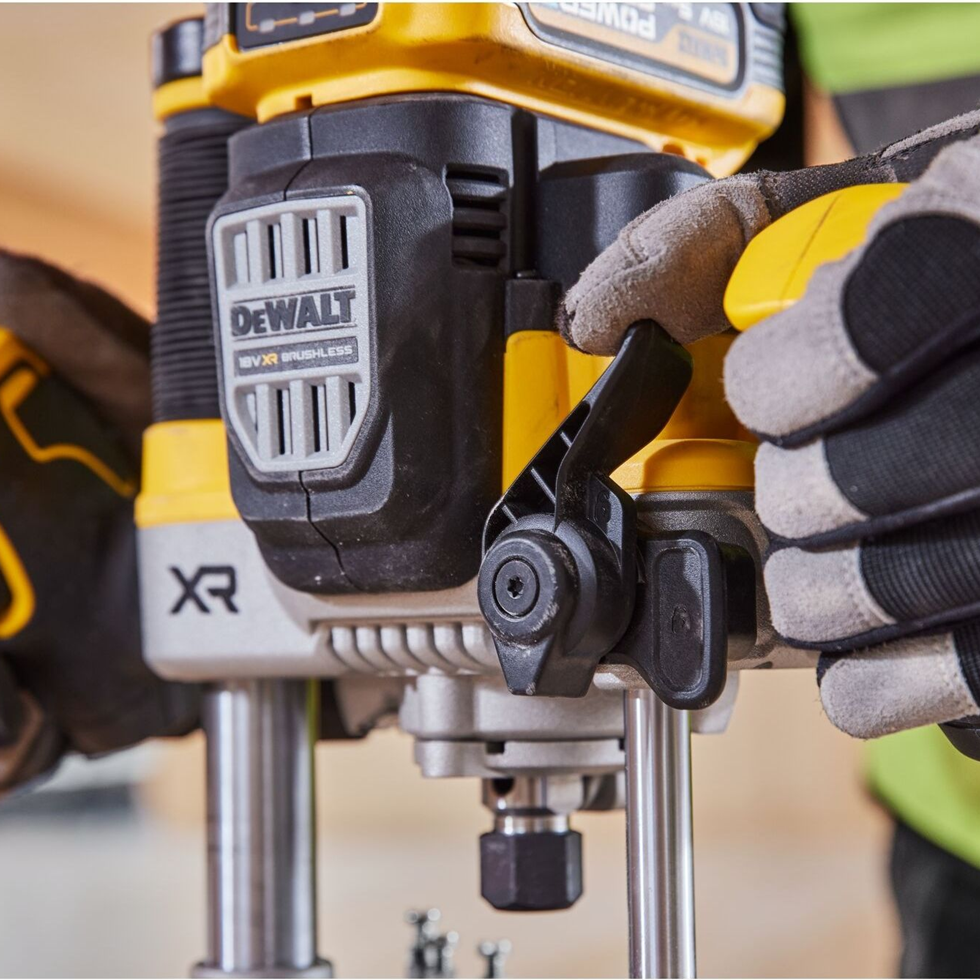 Elettrofresatrice Dewalt DCW620NT-XJ 18V