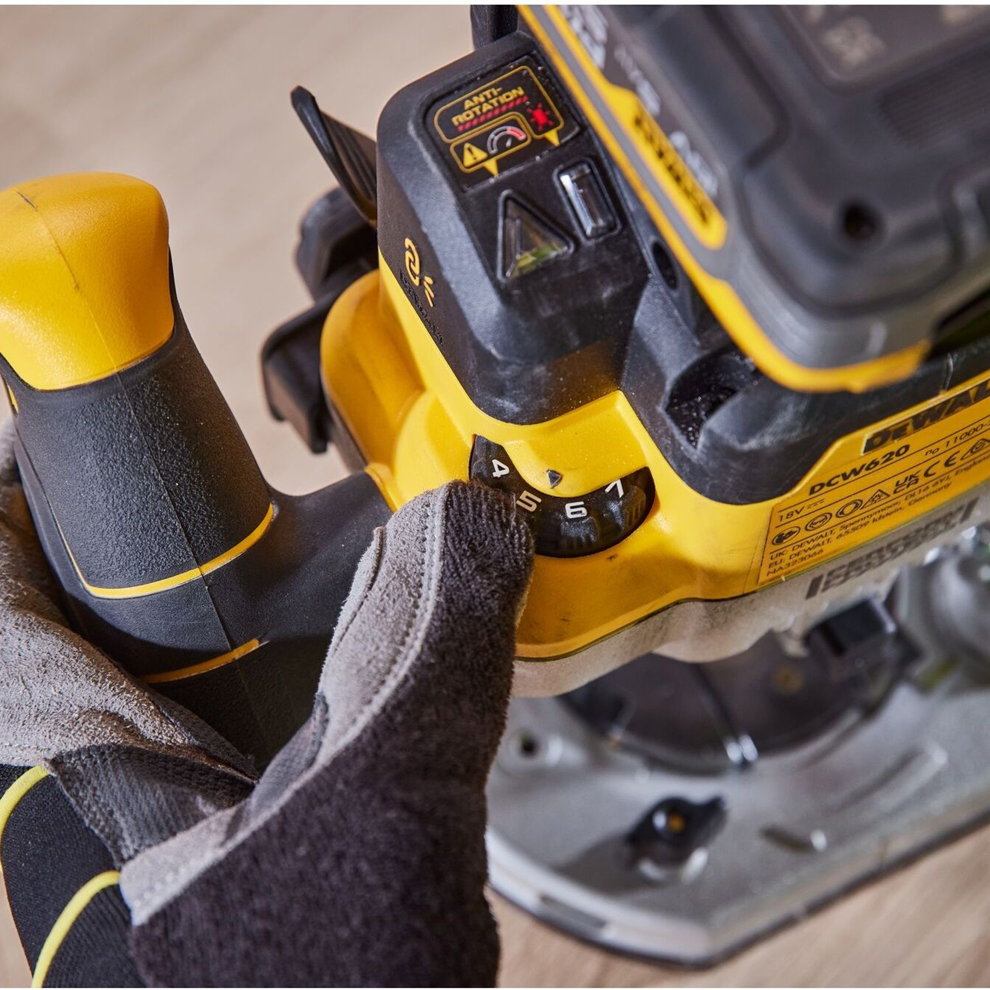 Elettrofresatrice Dewalt DCW620NT-XJ 18V