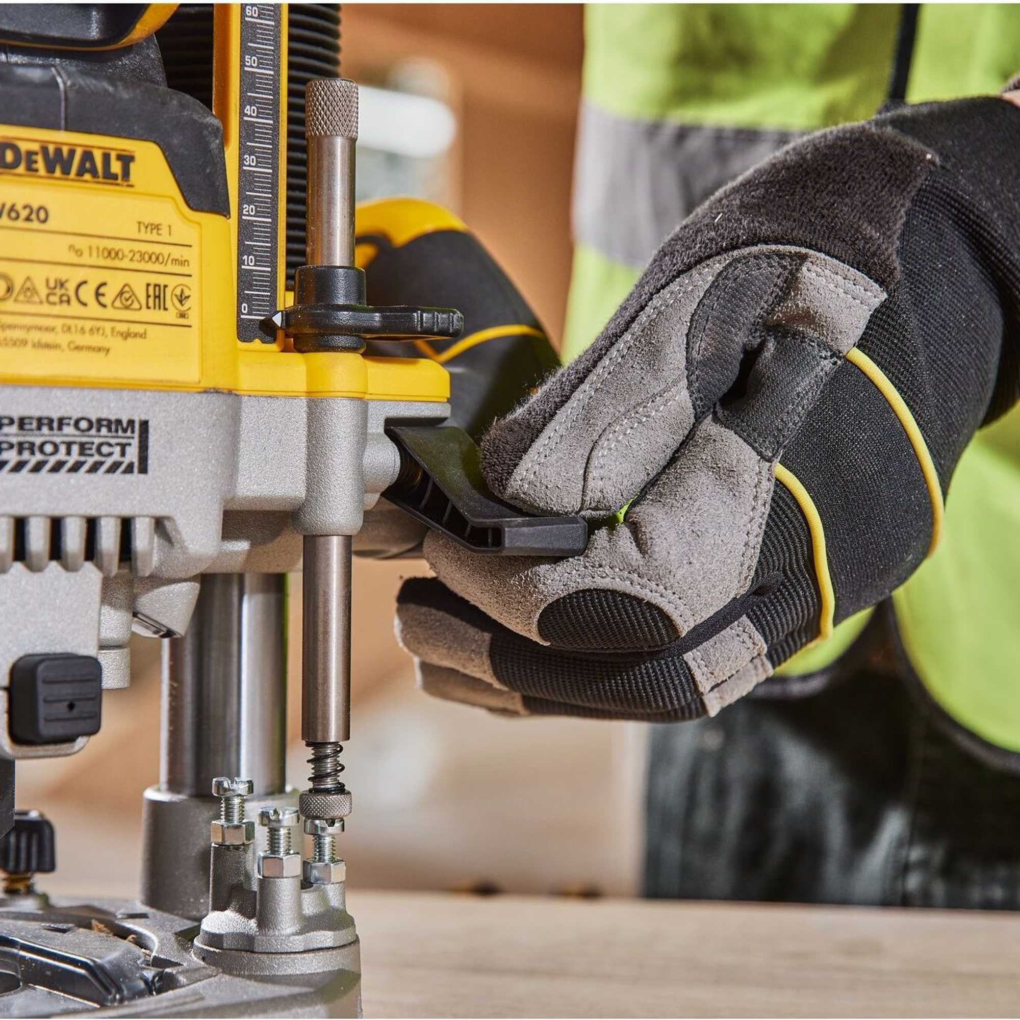 Elettrofresatrice Dewalt DCW620NT-XJ 18V