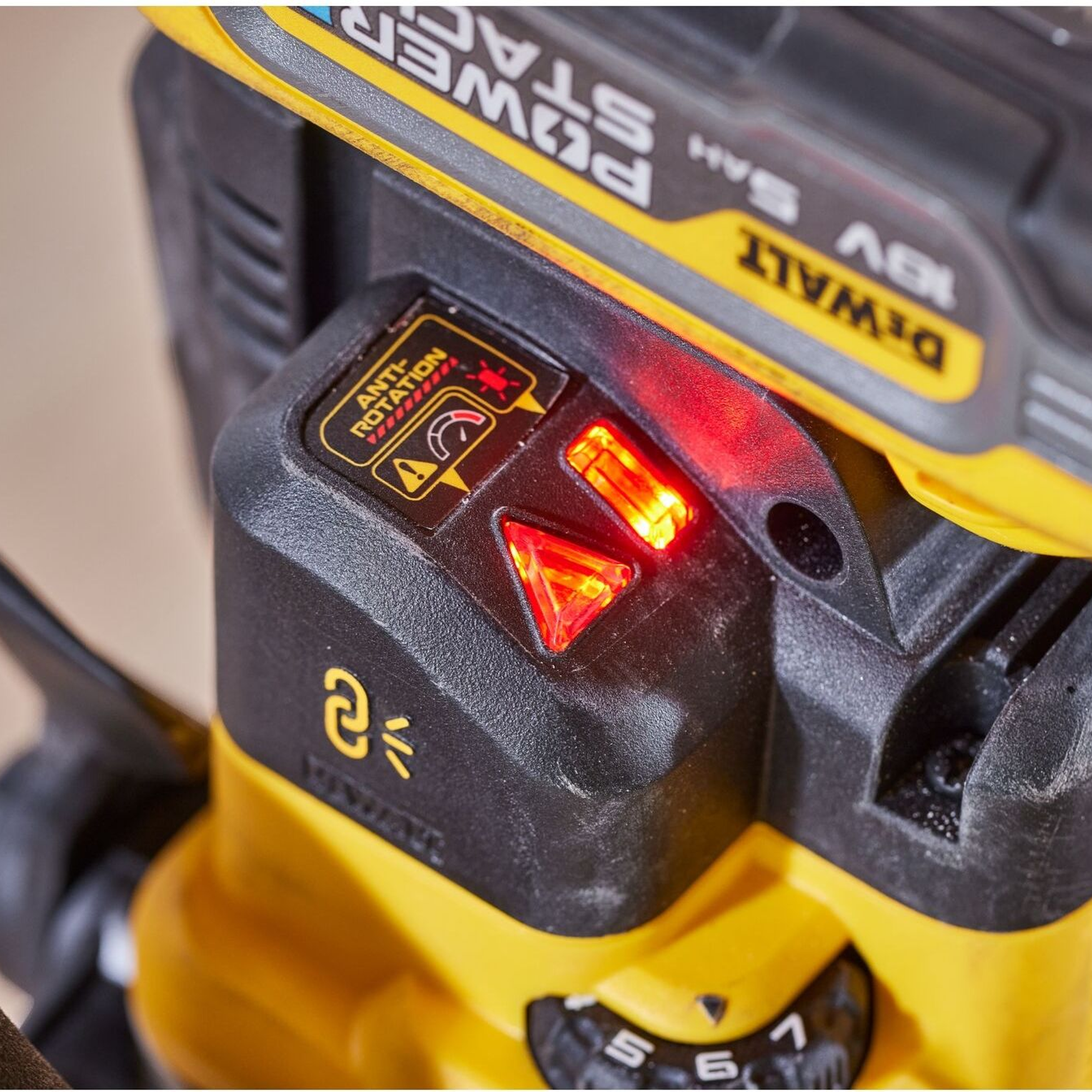 Elettrofresatrice Dewalt DCW620NT-XJ 18V