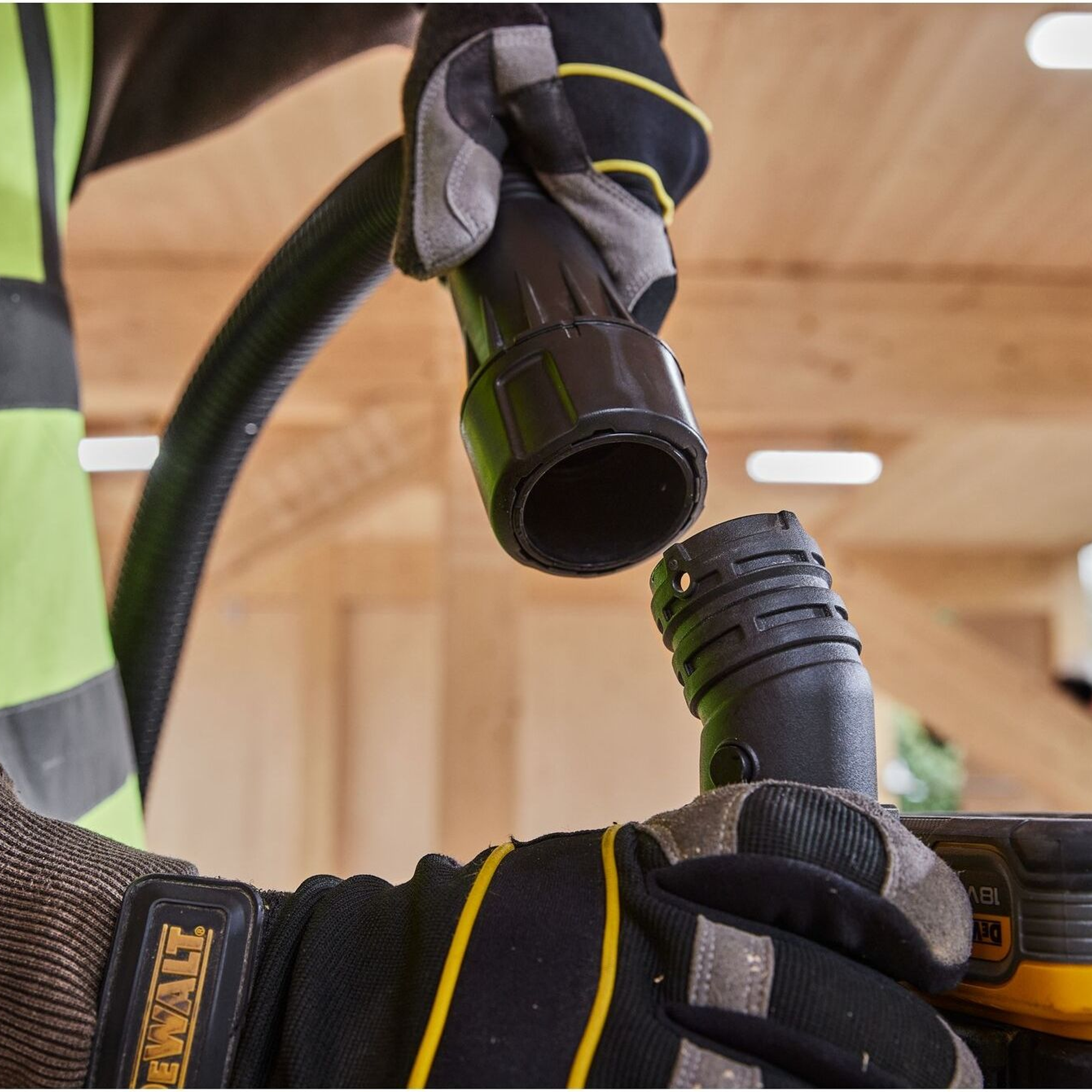 Elettrofresatrice Dewalt DCW620NT-XJ 18V