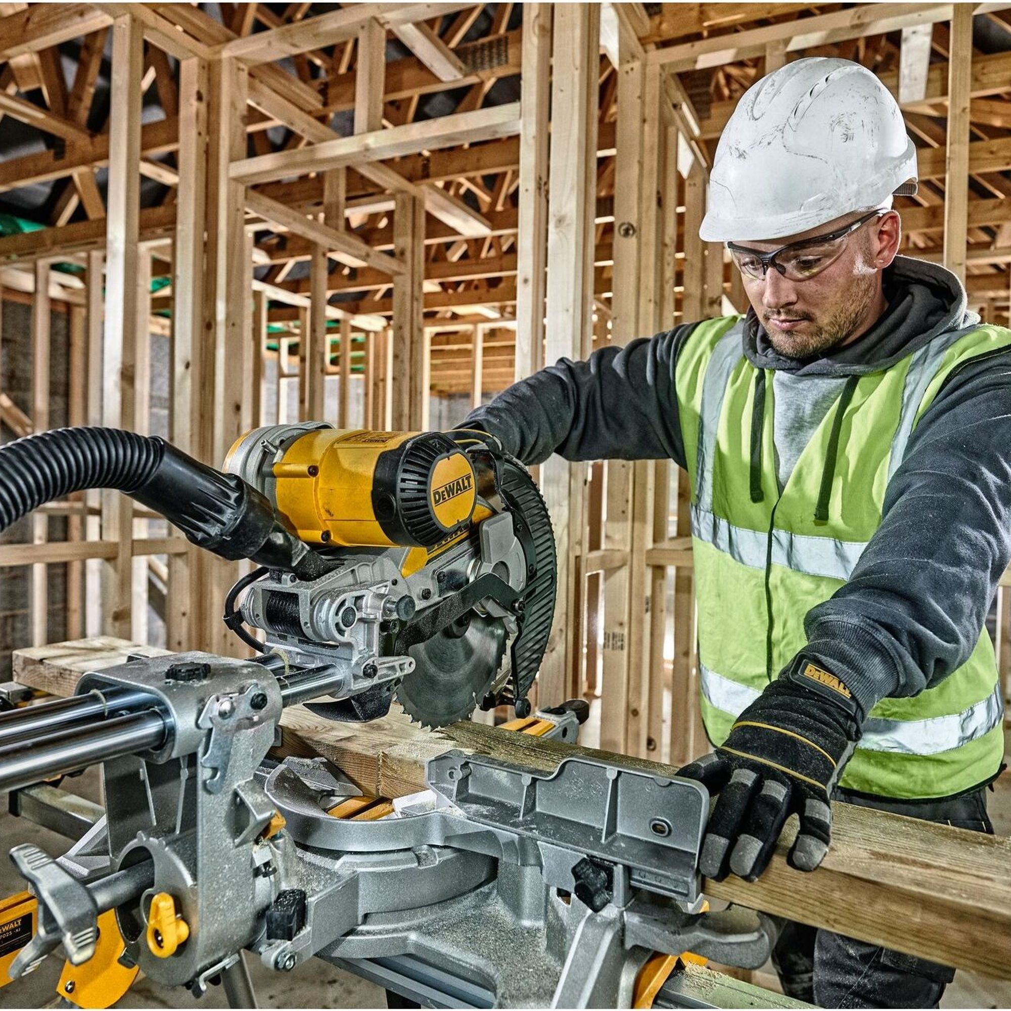 Troncatrice Dewalt DWS727-QS 250mm 1675W