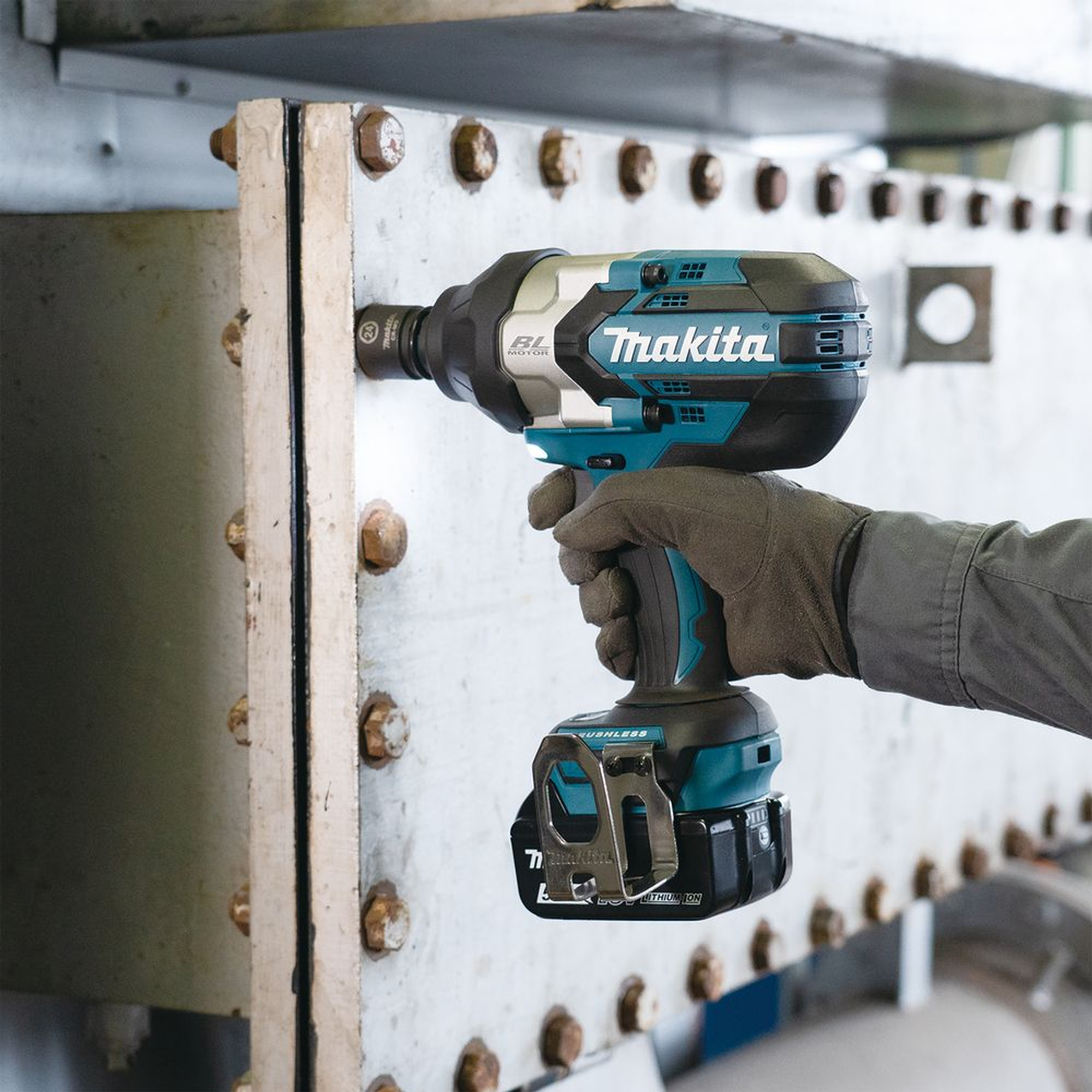 Chiave a impulsi Makita DTW1004Z 18V