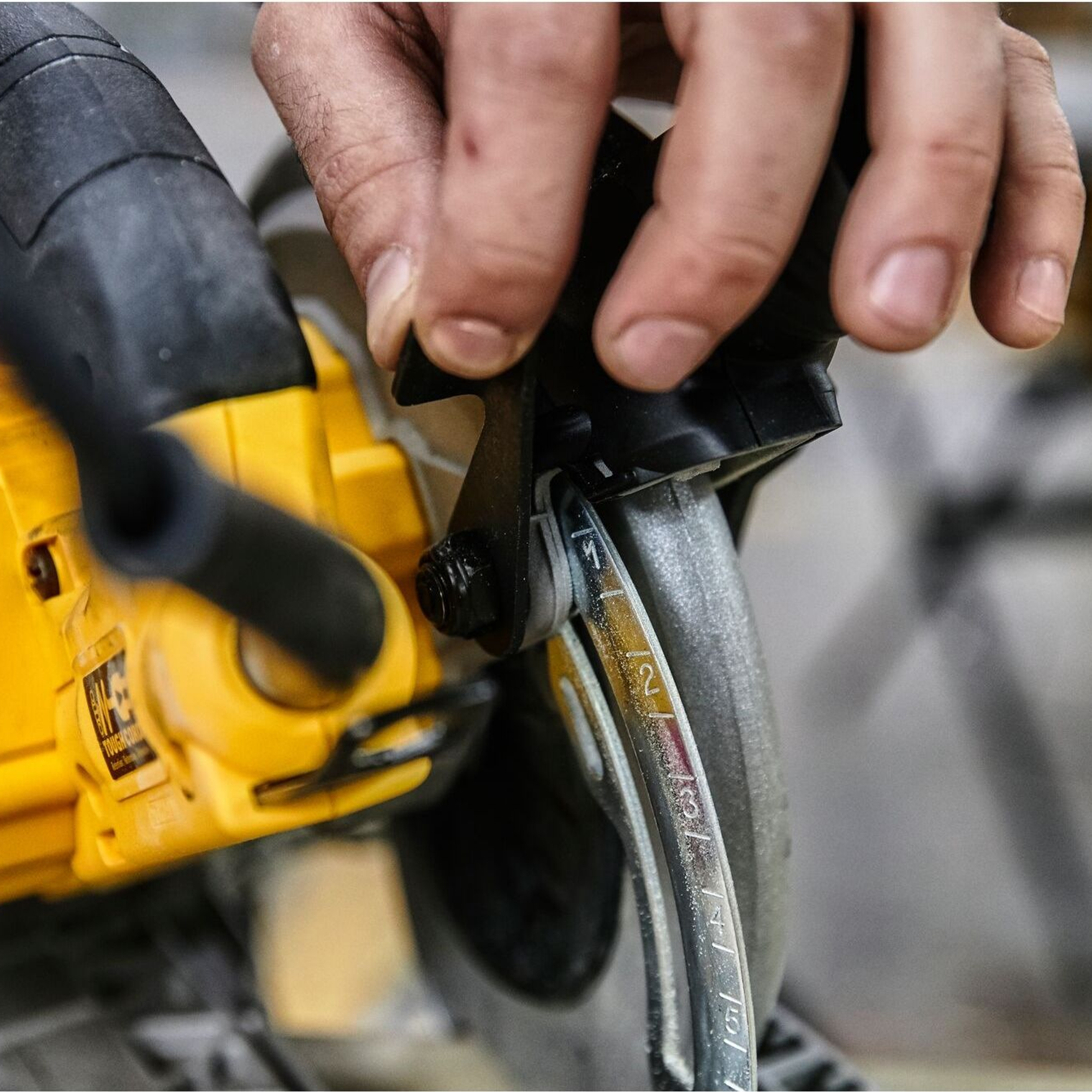 Sega Circolare Dewalt DWE576K-QS 1600W