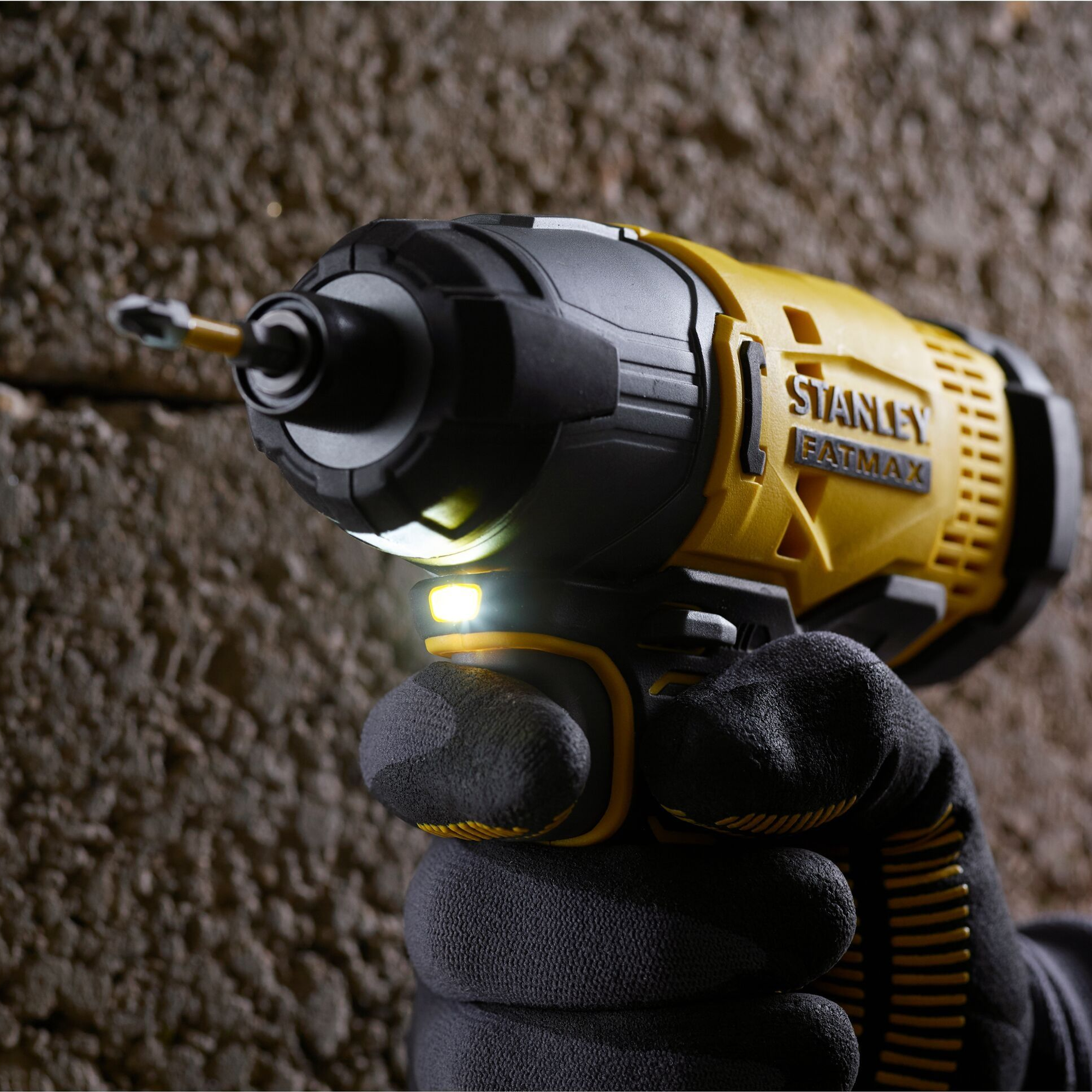 Avvitatore a Impulsi Stanley FatMax SFMCF800C2K-QW 18V 1.5Ah