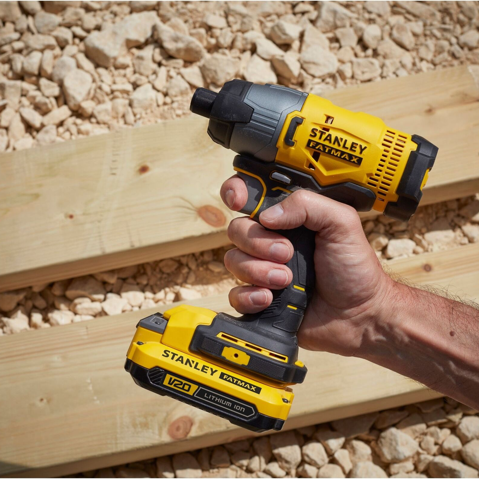 Avvitatore a Impulsi Stanley FatMax SFMCF800C2K-QW 18V 1.5Ah