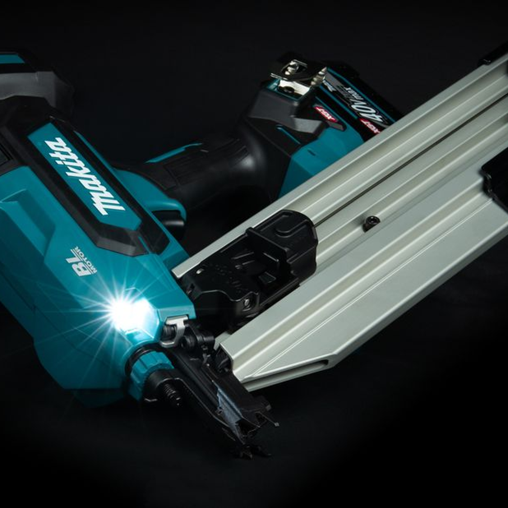 Chiodatrice Makita BN002GZ 40V