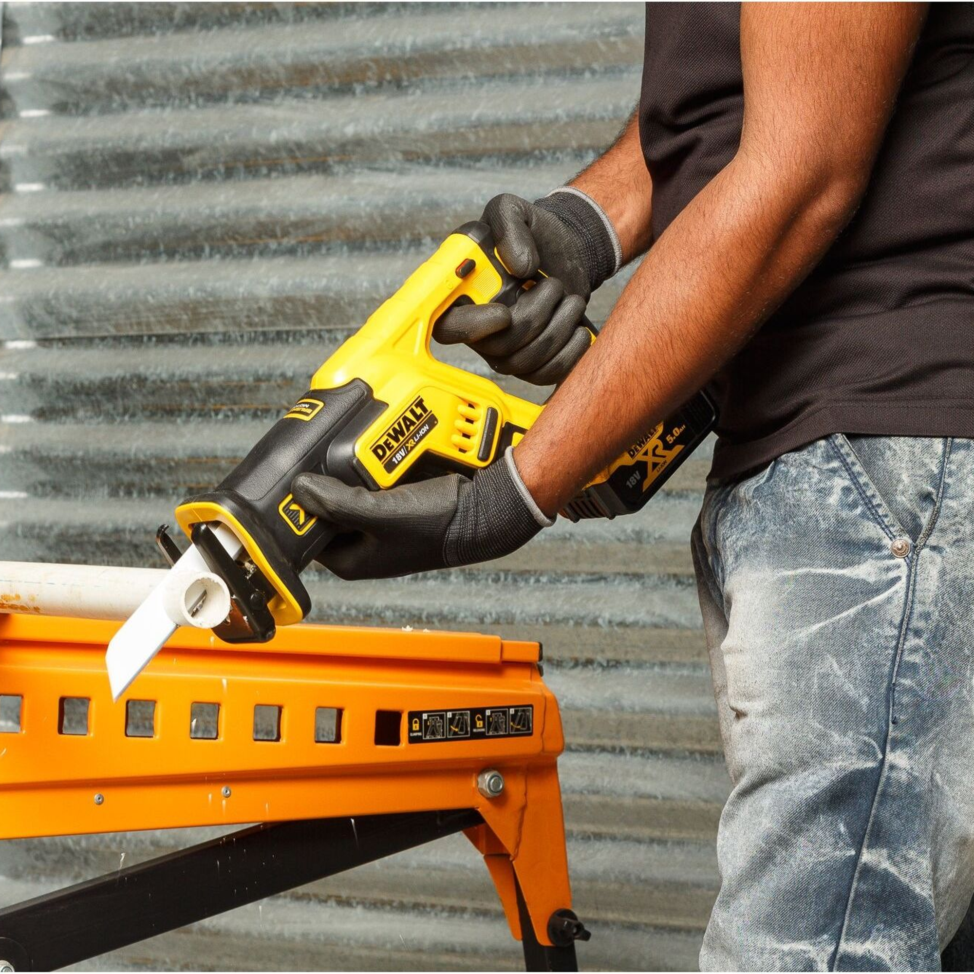 Sega Universale Dewalt DCS367P2-QW 18V 5Ah BRUSHLESS